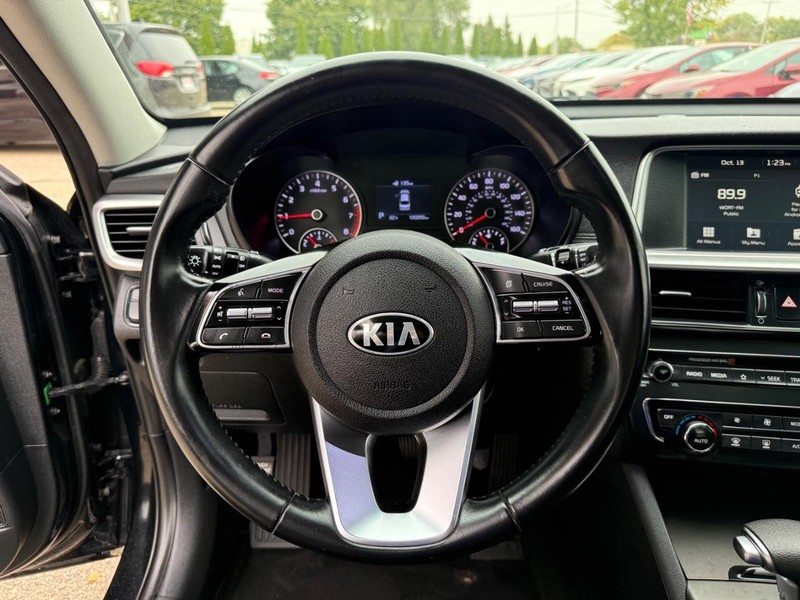 Kia Optima Vehicle Image 20