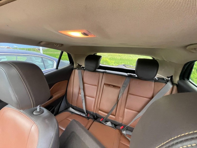 Buick Encore Vehicle Full-screen Gallery Image 08