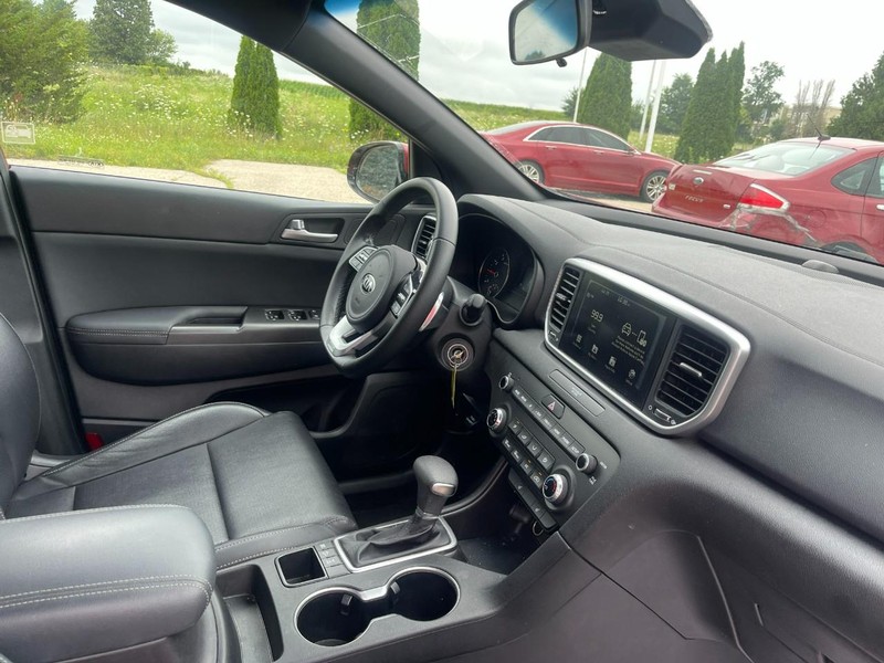 Kia Sportage Vehicle Image 02