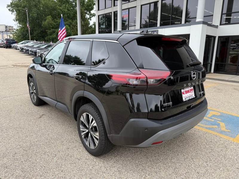 Nissan Rogue Vehicle Image 07