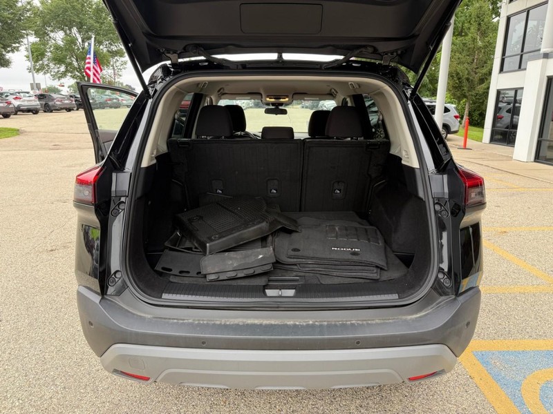 Nissan Rogue Vehicle Image 13