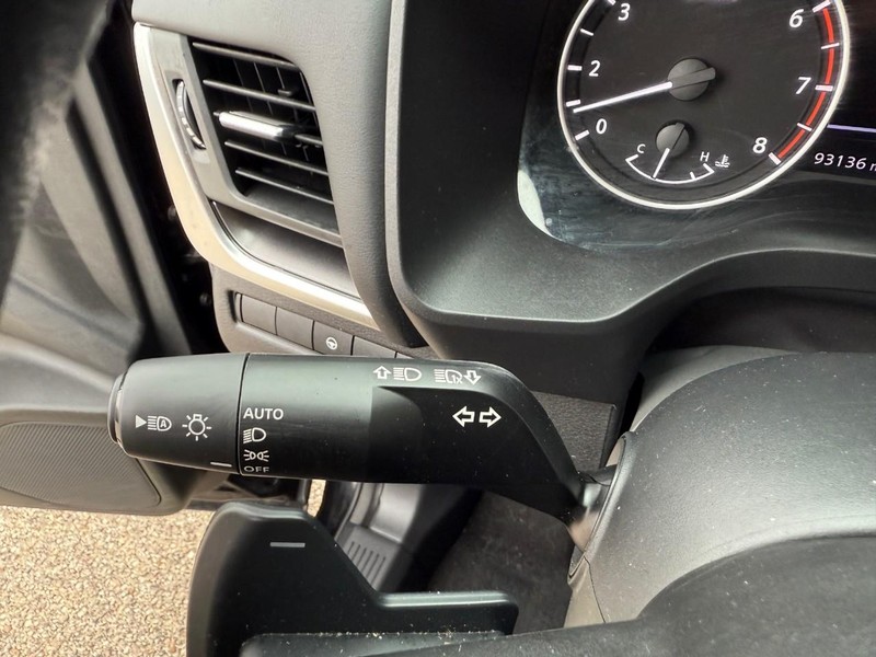 Nissan Rogue Vehicle Image 21