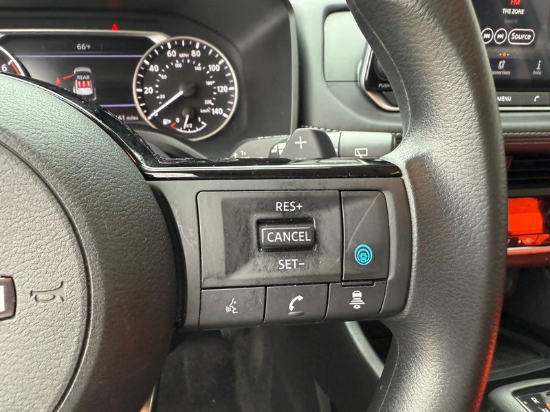 Nissan Rogue Vehicle Image 23