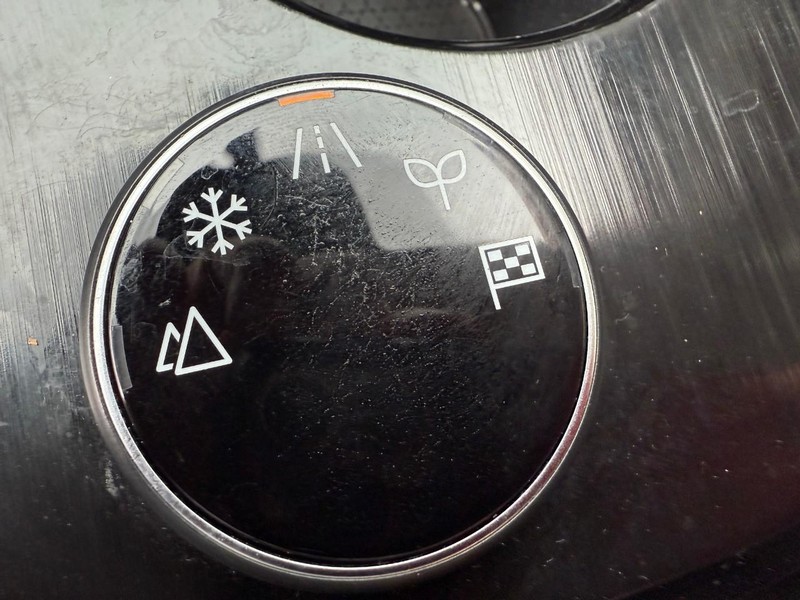 Nissan Rogue Vehicle Image 27