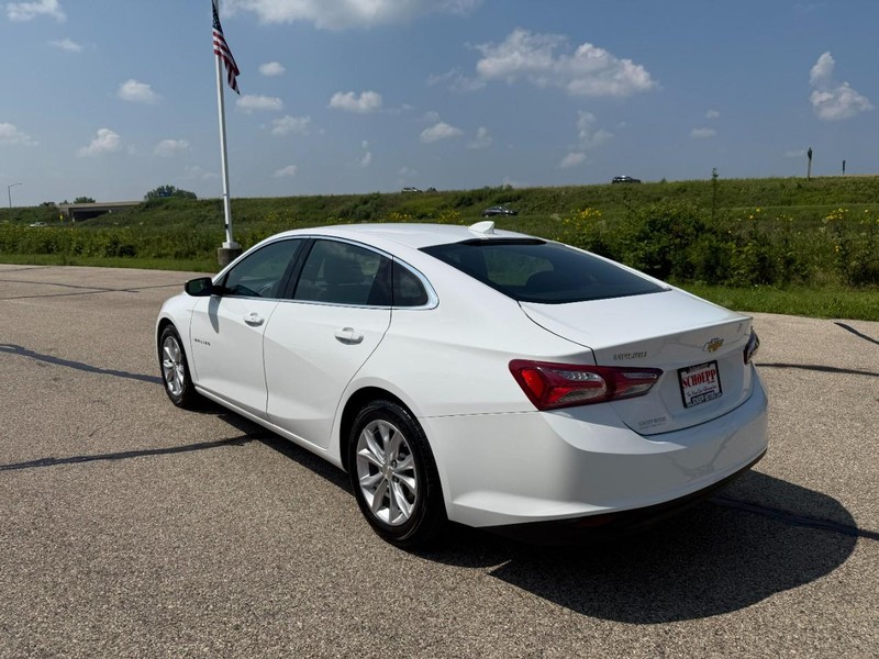 Chevrolet Malibu Vehicle Image 04