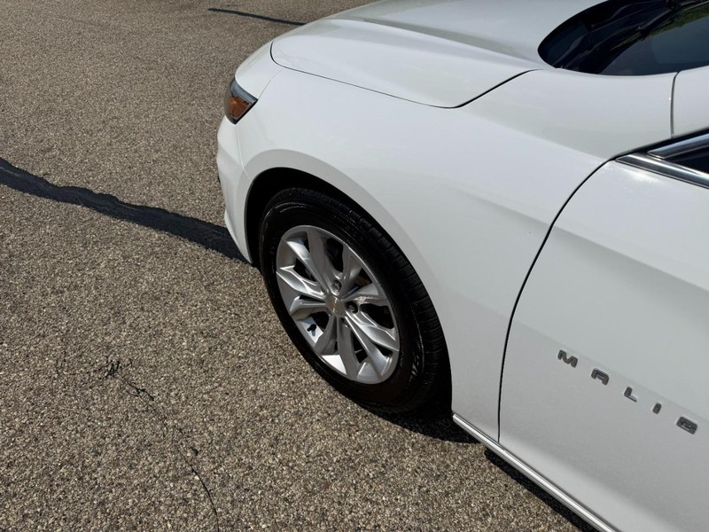 Chevrolet Malibu Vehicle Image 05