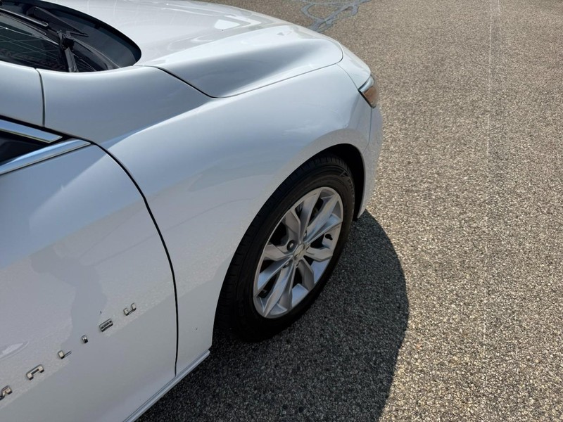 Chevrolet Malibu Vehicle Image 06
