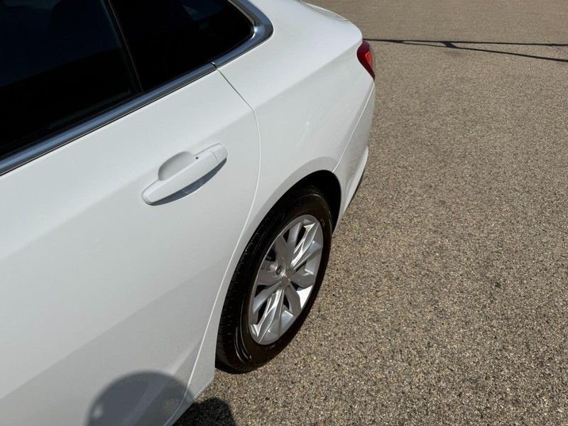 Chevrolet Malibu Vehicle Image 08