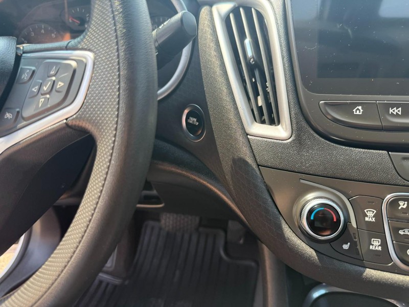 Chevrolet Malibu Vehicle Image 15
