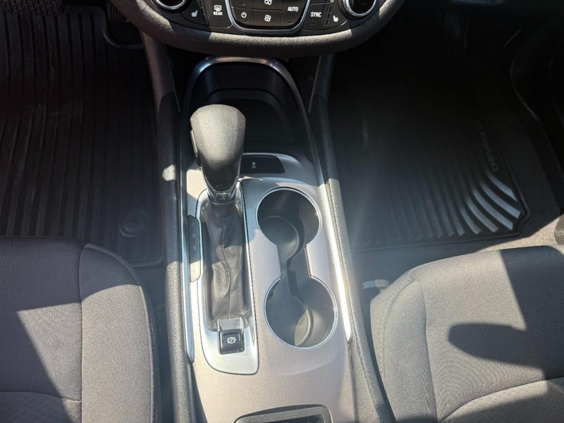 Chevrolet Malibu Vehicle Image 17