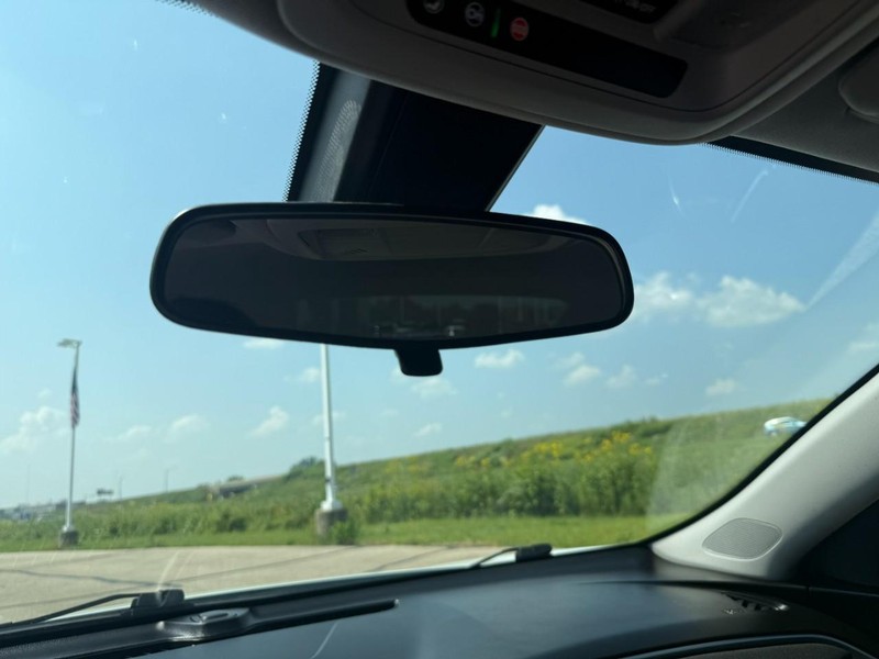 Chevrolet Malibu Vehicle Image 18