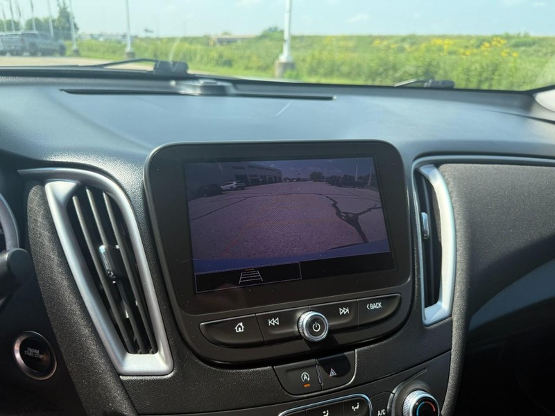 Chevrolet Malibu Vehicle Image 20