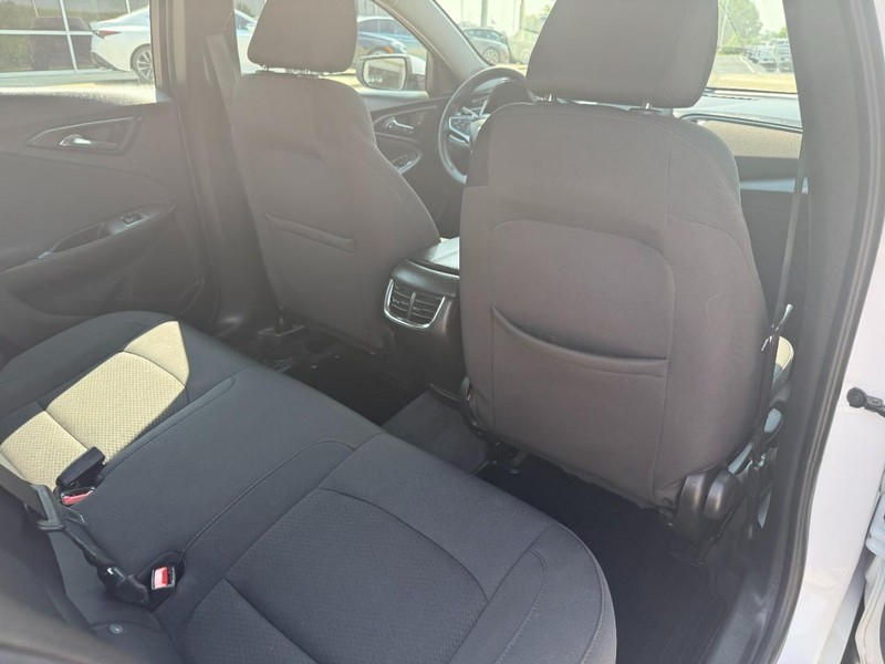 Chevrolet Malibu Vehicle Image 27