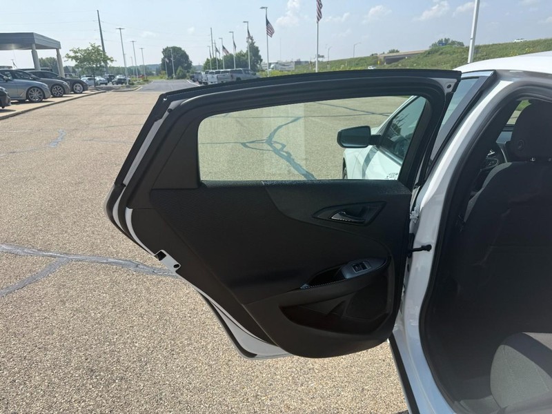 Chevrolet Malibu Vehicle Image 28