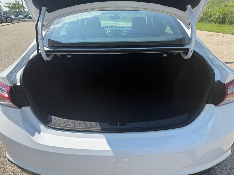 Chevrolet Malibu Vehicle Image 32