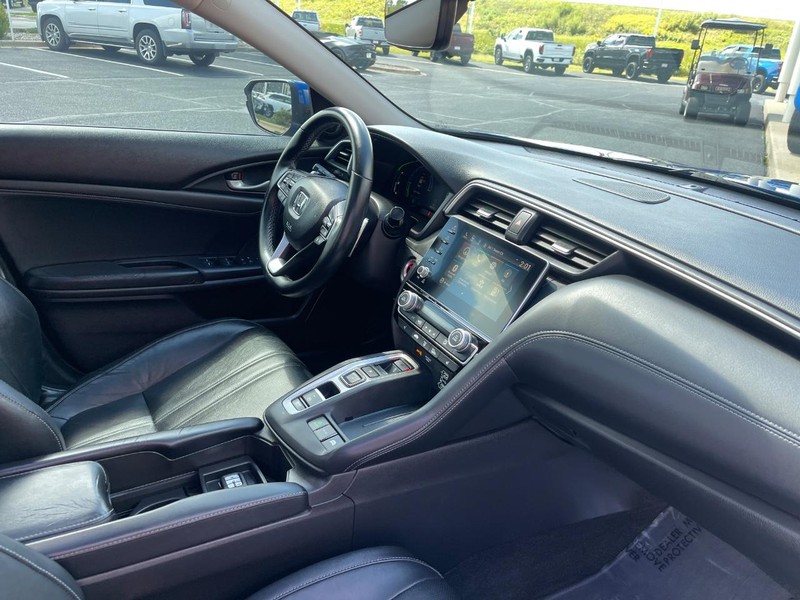 Honda Insight Vehicle Image 09