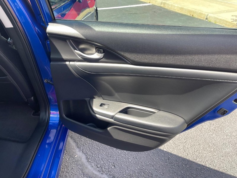 Honda Insight Vehicle Image 14