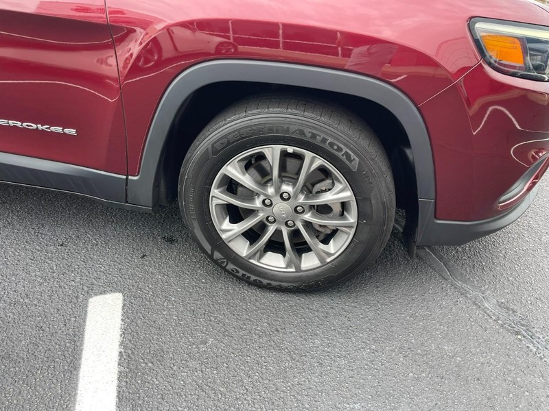 Jeep Cherokee Vehicle Image 12