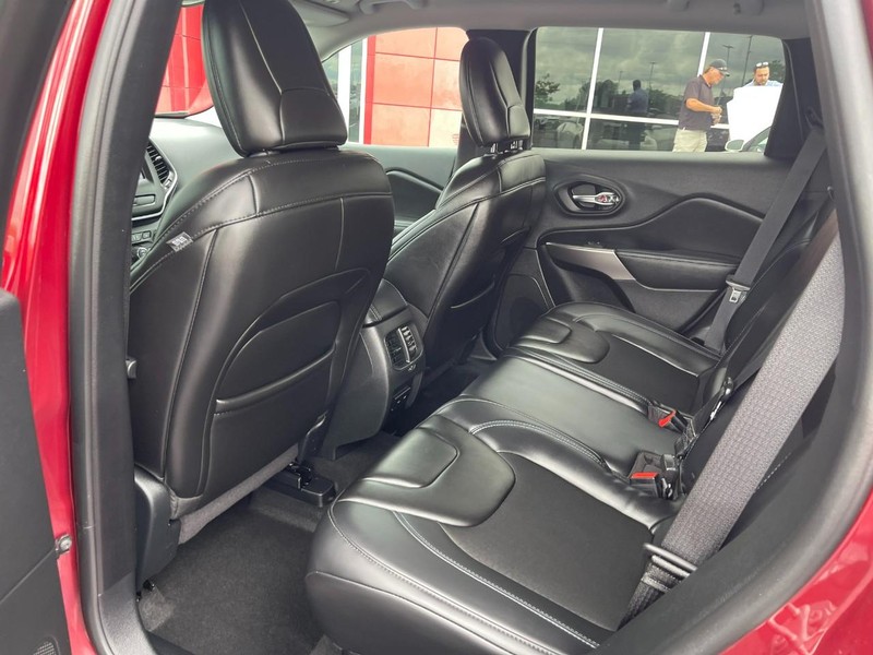 Jeep Cherokee Vehicle Image 21