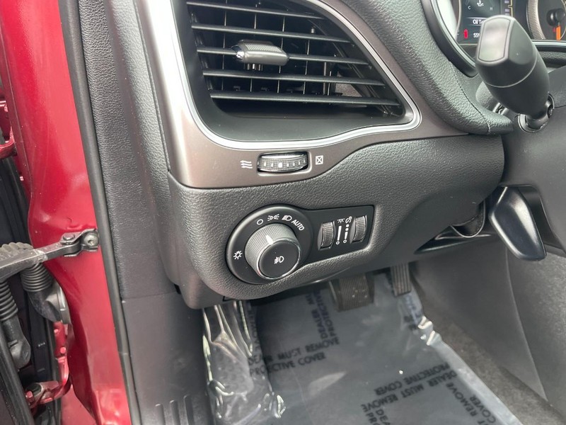 Jeep Cherokee Vehicle Image 26