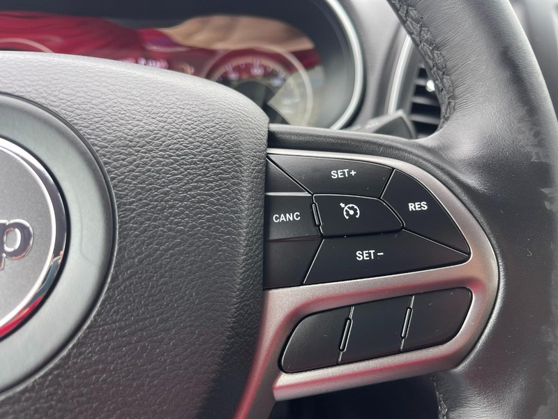 Jeep Cherokee Vehicle Image 31