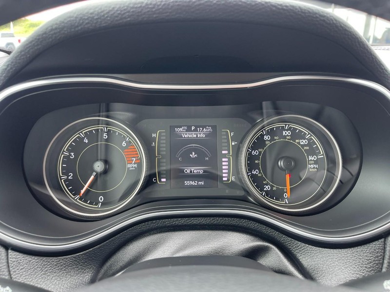 Jeep Cherokee Vehicle Image 34