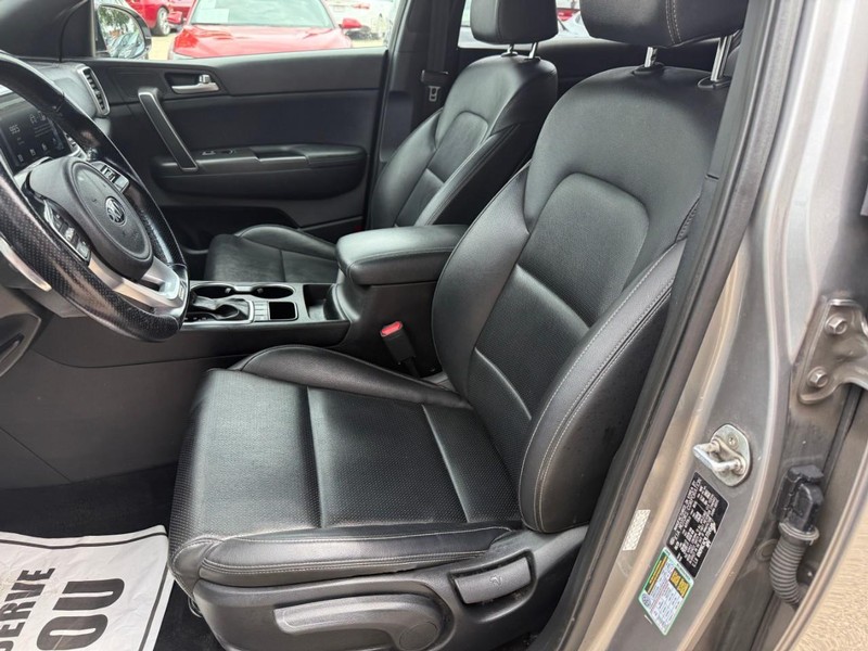 Kia Sportage Vehicle Image 09