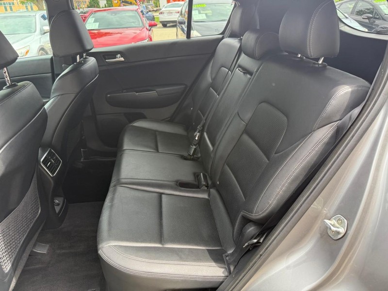 Kia Sportage Vehicle Image 11