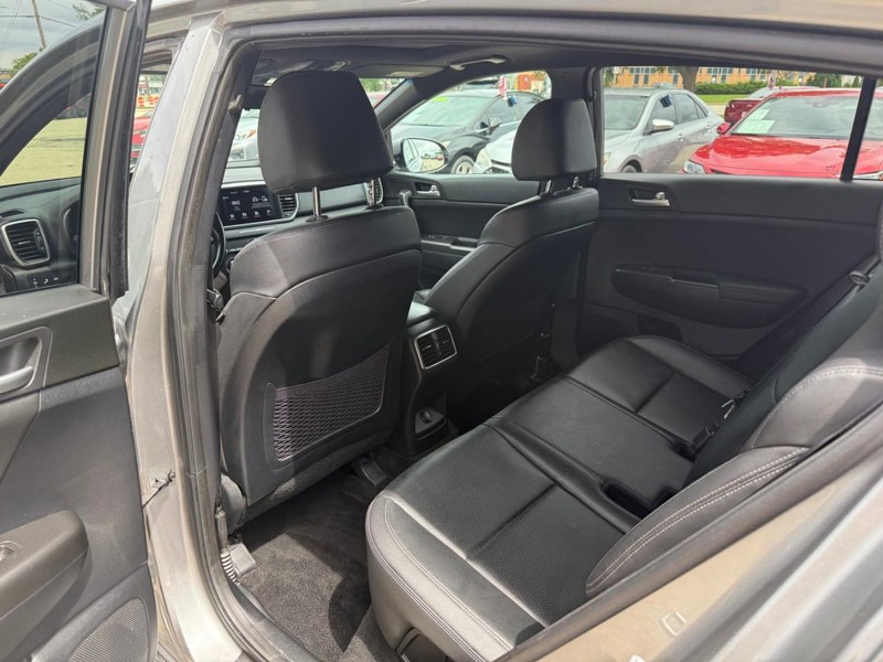 Kia Sportage Vehicle Image 12
