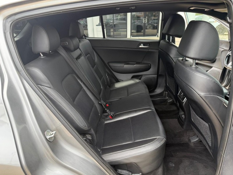 Kia Sportage Vehicle Image 14