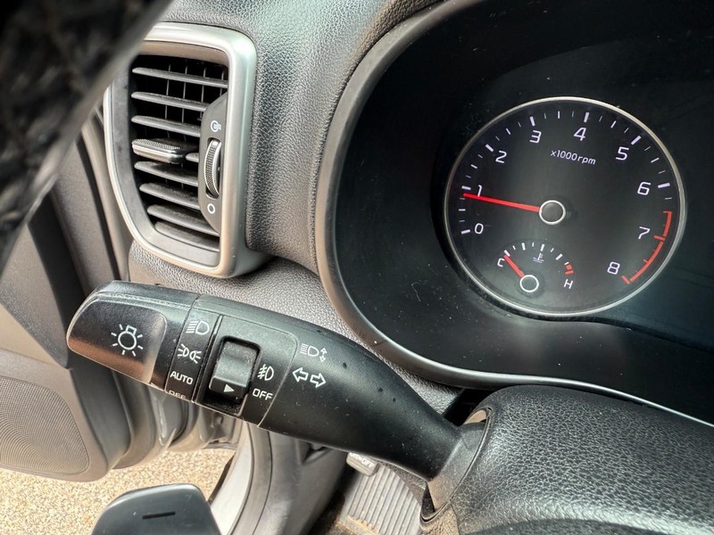 Kia Sportage Vehicle Image 21
