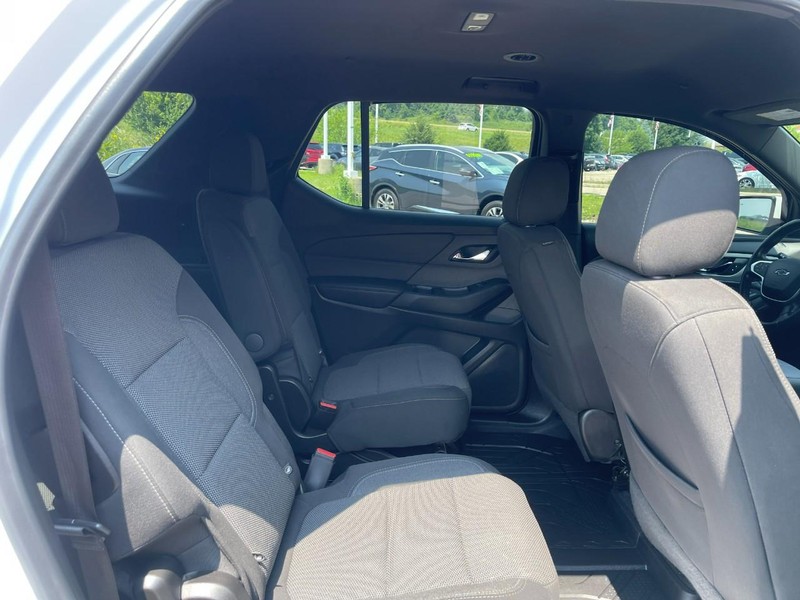 Chevrolet Traverse Vehicle Image 13