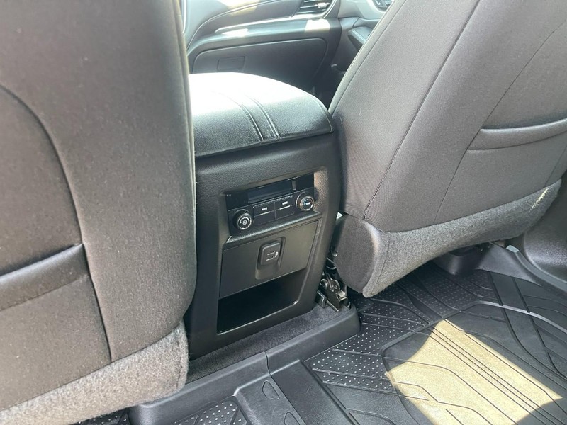 Chevrolet Traverse Vehicle Image 20