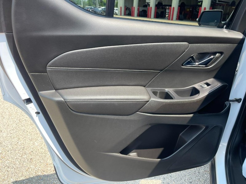 Chevrolet Traverse Vehicle Image 21