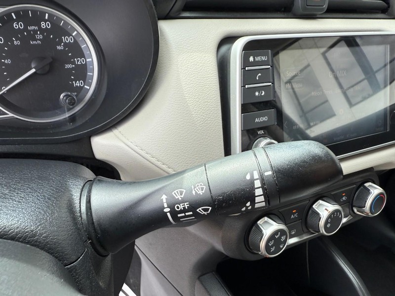 Nissan Versa Vehicle Image 20