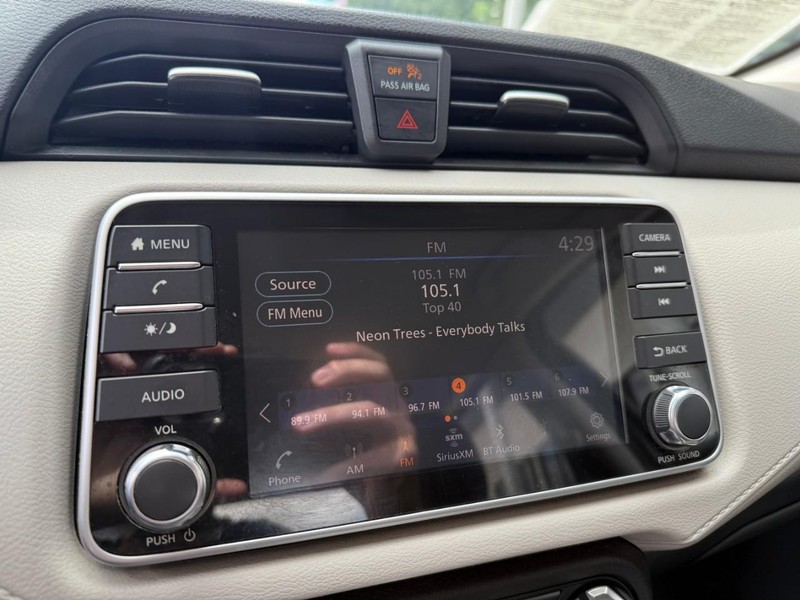 Nissan Versa Vehicle Image 22