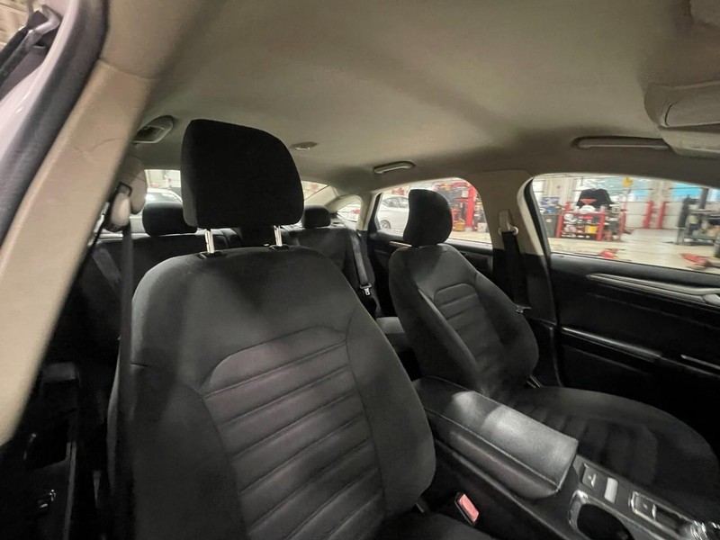 Ford Fusion Vehicle Image 04