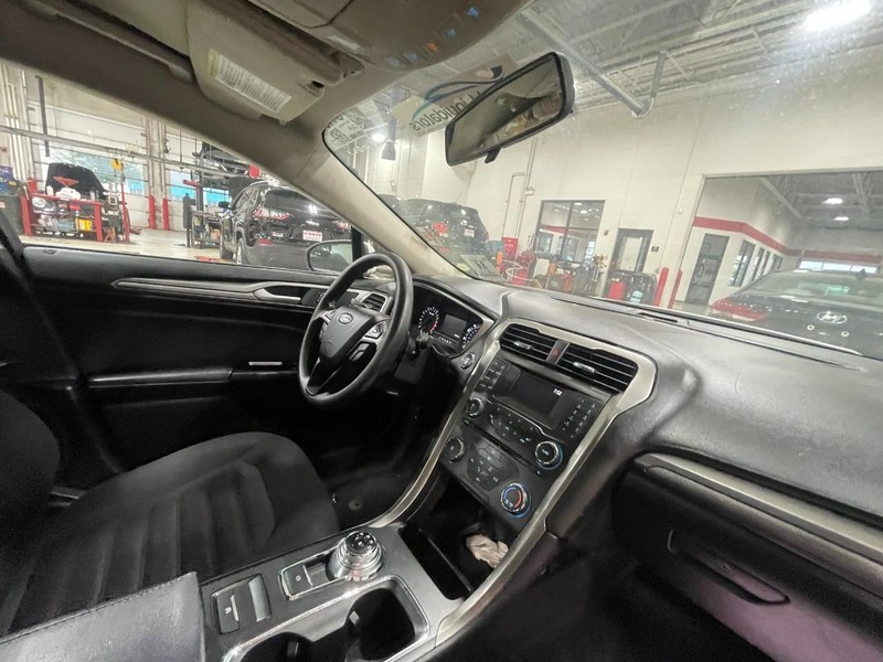 Ford Fusion Vehicle Image 05