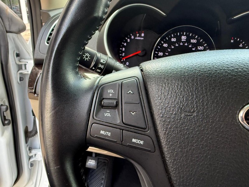 Kia Sorento Vehicle Image 21