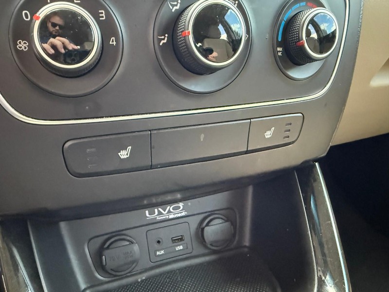 Kia Sorento Vehicle Image 29