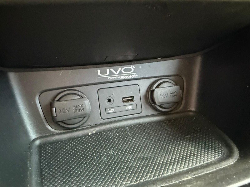 Kia Sorento Vehicle Image 30