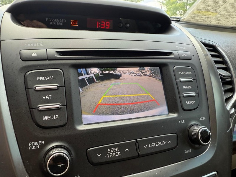 Kia Sorento Vehicle Image 32