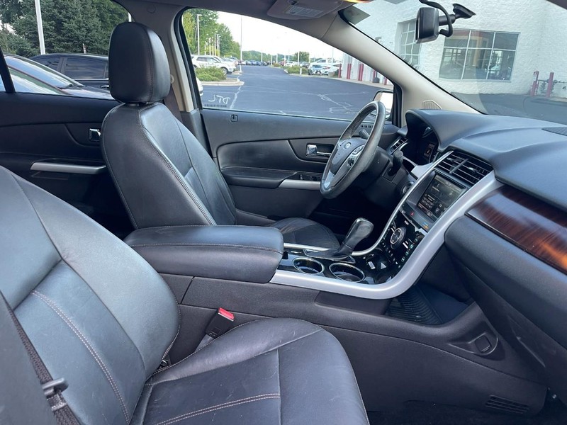 Ford Edge Vehicle Image 04