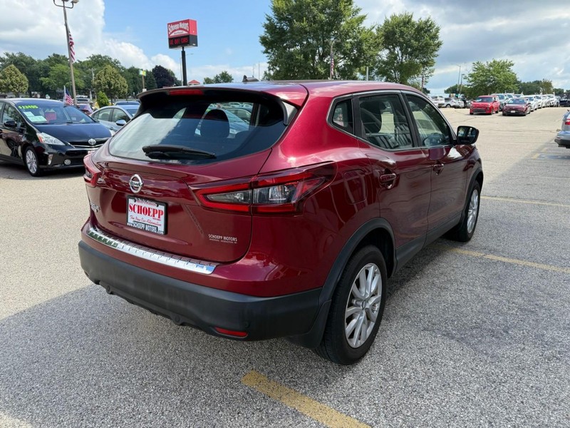 Nissan Rogue Sport Vehicle Image 05