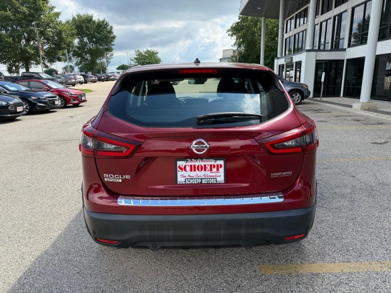 Nissan Rogue Sport Vehicle Image 06