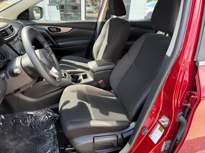 Nissan Rogue Sport Vehicle Image 09