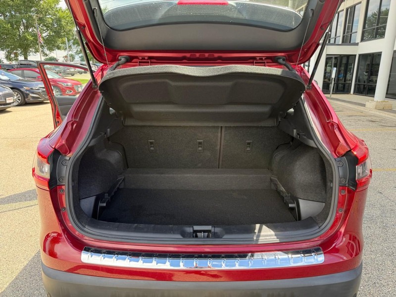 Nissan Rogue Sport Vehicle Image 13