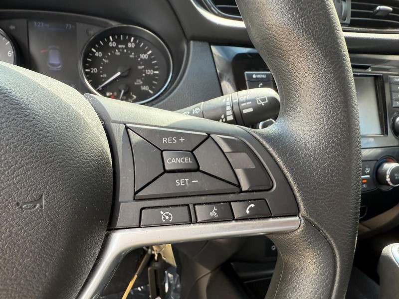 Nissan Rogue Sport Vehicle Image 26