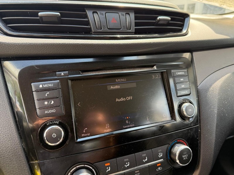 Nissan Rogue Sport Vehicle Image 27
