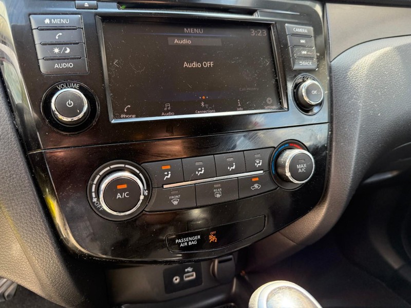 Nissan Rogue Sport Vehicle Image 28